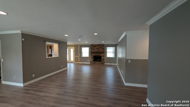 Image 13 of 33 For 838 Timber Dr