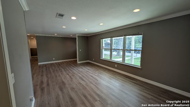 Image 14 of 33 For 838 Timber Dr
