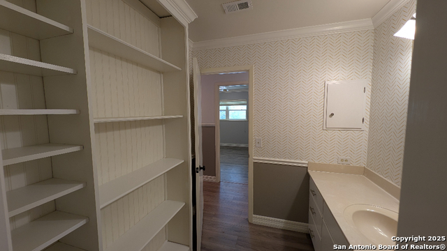 Image 19 of 33 For 838 Timber Dr