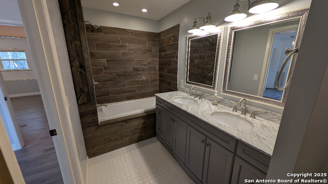 Image 28 of 33 For 838 Timber Dr