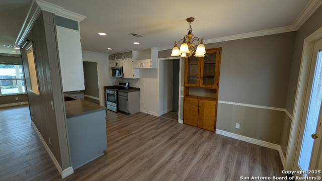 Image 5 of 33 For 838 Timber Dr