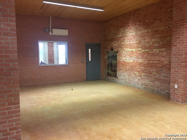 Listing photo id 12 for 7340 County Rd 525