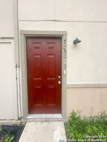 Image 2 of 14 For 7550 Oak Chase  3