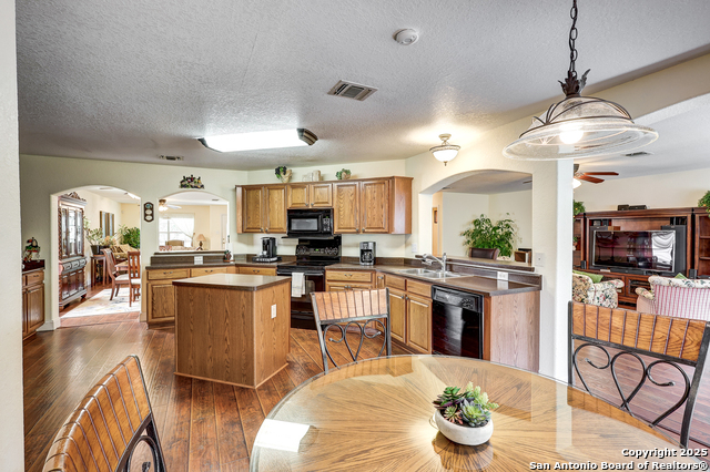 Image 19 of 41 For 6714 Carlsbad Rio