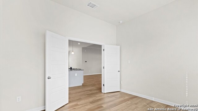Image 17 of 38 For 478 Foxtail Valley