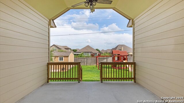 Image 31 of 38 For 478 Foxtail Valley