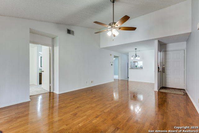 Image 5 of 28 For 13018 Heimer  610
