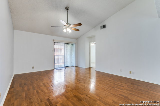 Image 6 of 28 For 13018 Heimer  610