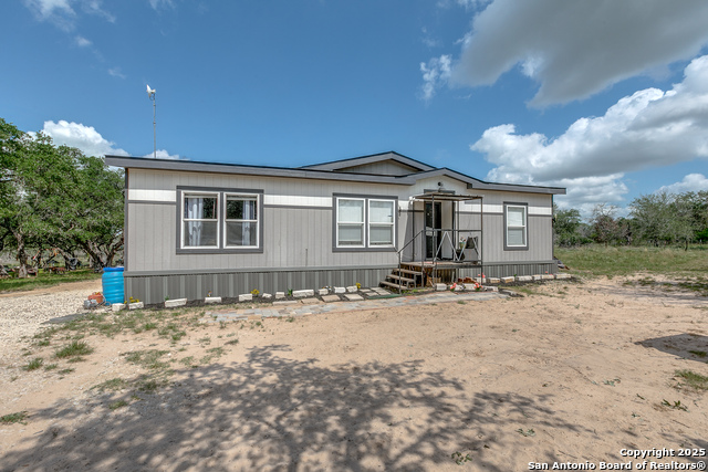 Details for 140 County Road 7866, Devine, TX 78016