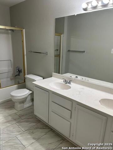 Listing photo id 11 for 13934 Boulder Oaks