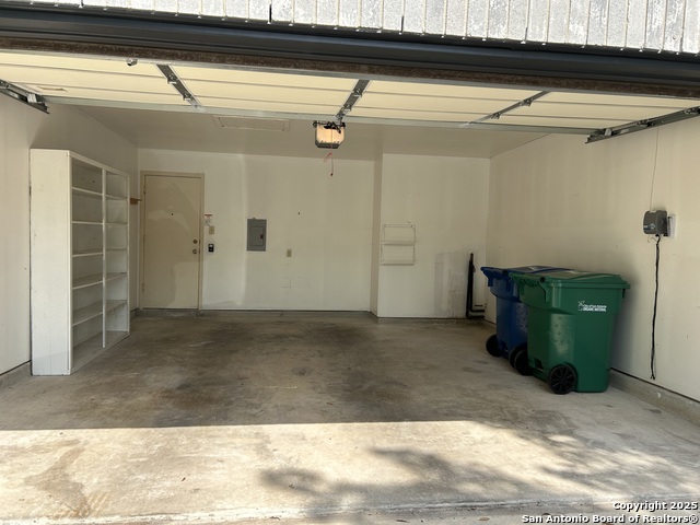 Listing photo id 19 for 13934 Boulder Oaks