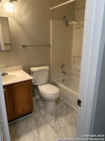 Listing photo id 21 for 13934 Boulder Oaks