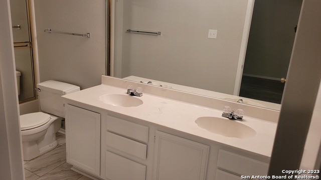 Listing photo id 5 for 13934 Boulder Oaks