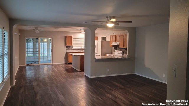 Listing photo id 6 for 13934 Boulder Oaks