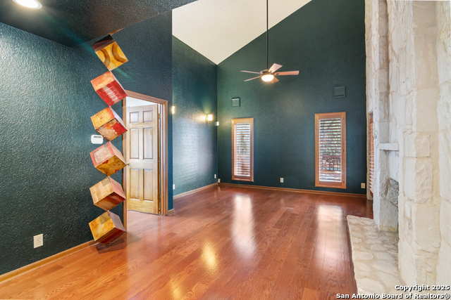 Listing photo id 11 for 13810 Port Blf S