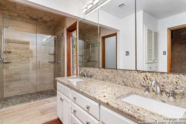 Listing photo id 12 for 13810 Port Blf S