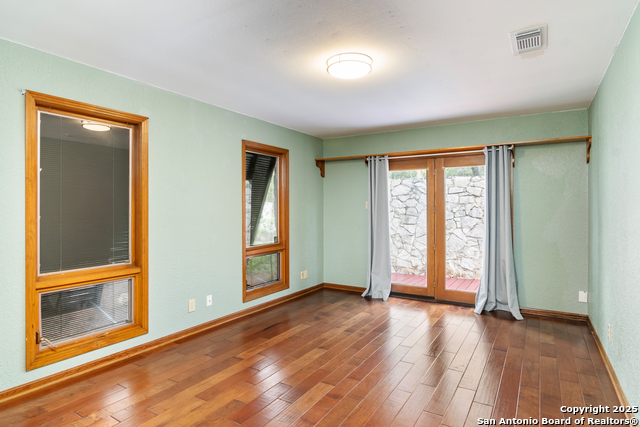 Listing photo id 14 for 13810 Port Blf S