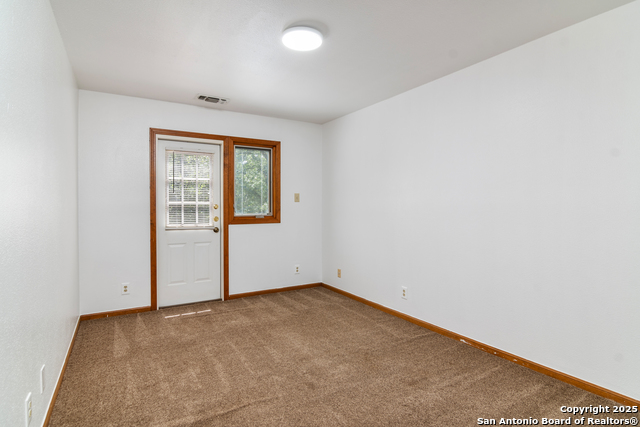 Listing photo id 20 for 13810 Port Blf S
