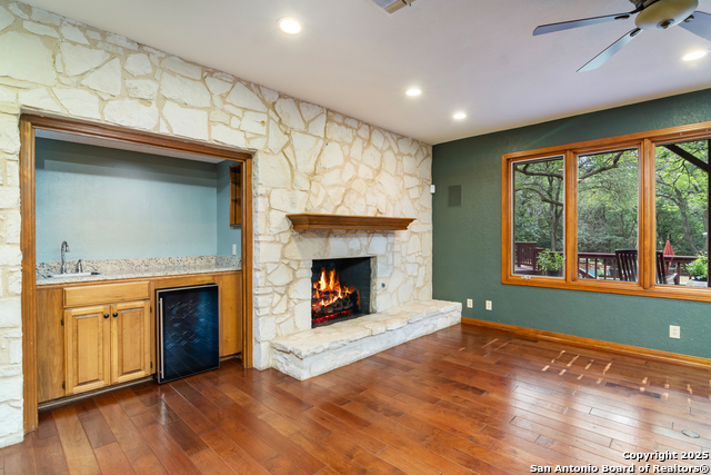 Listing photo id 4 for 13810 Port Blf S