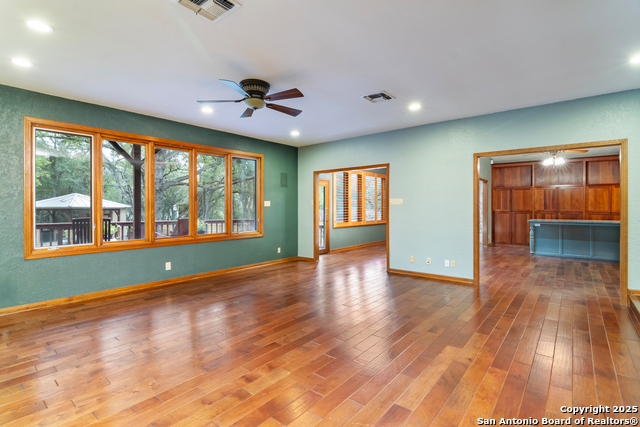Listing photo id 5 for 13810 Port Blf S