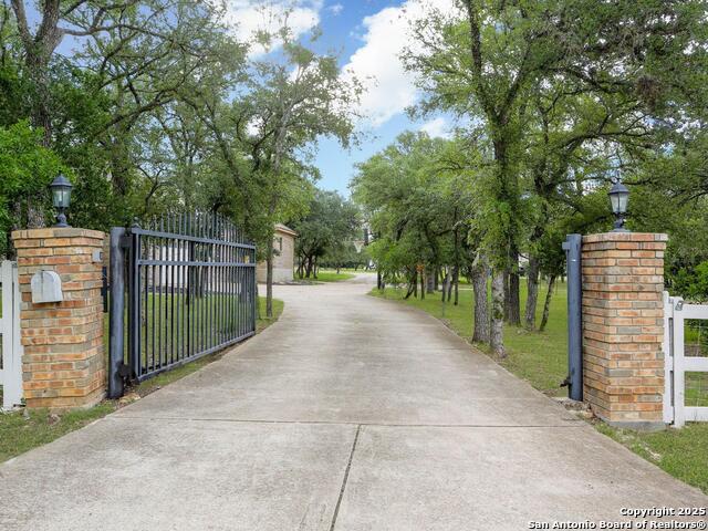 Details for 424 Honey Oaks Ln, San Antonio, TX 78253