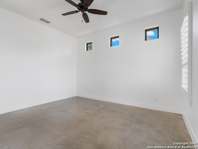 Image 21 of 39 For 766 Mission Heights