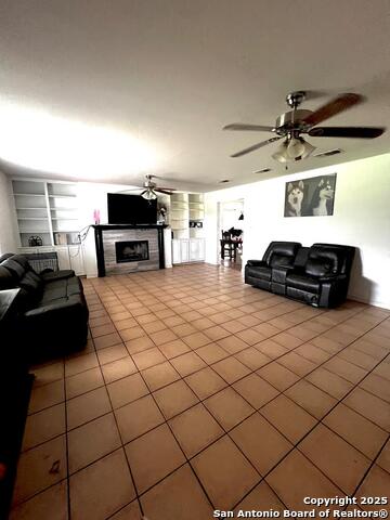 Listing photo id 2 for 431 Shaver