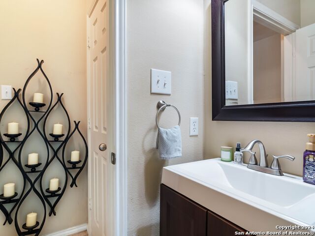 Image 15 of 25 For 8507 Sarasota Woods