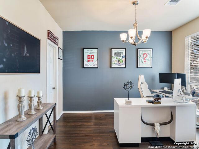 Image 4 of 25 For 8507 Sarasota Woods
