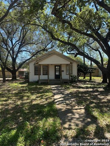 Details for 207 Vance W, Refugio, TX 78377