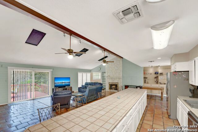 Listing photo id 15 for 101 Hidden Hollow
