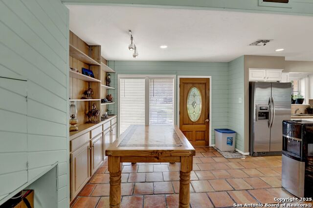 Listing photo id 16 for 101 Hidden Hollow