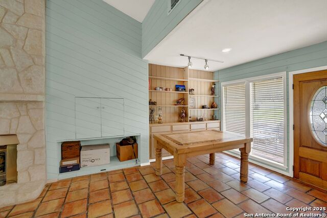 Listing photo id 17 for 101 Hidden Hollow