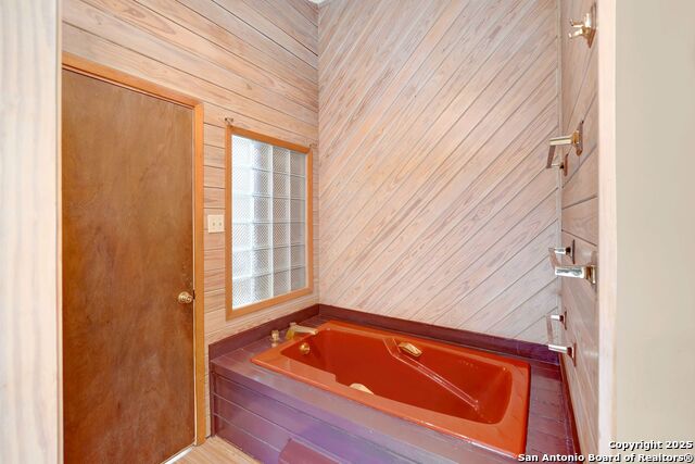 Listing photo id 28 for 101 Hidden Hollow
