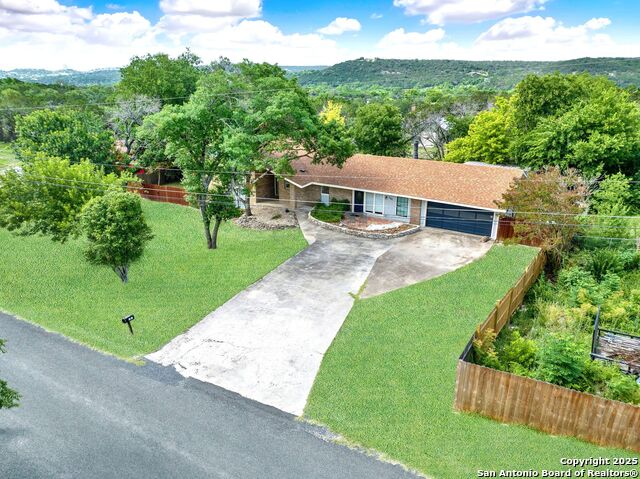 Listing photo id 3 for 101 Hidden Hollow