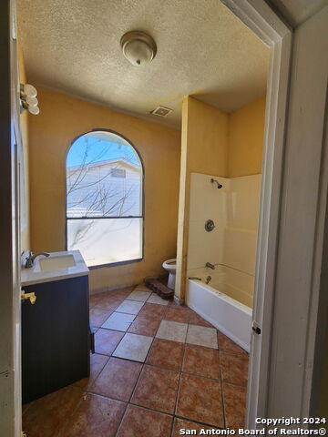 Listing photo id 9 for 1241 Santa Monica