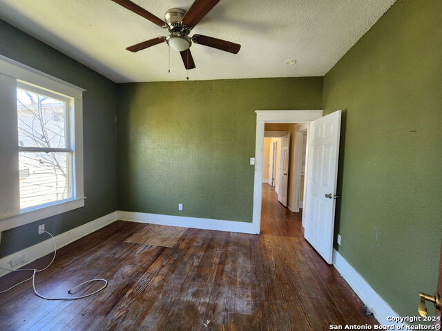Listing photo id 3 for 1241 Santa Monica