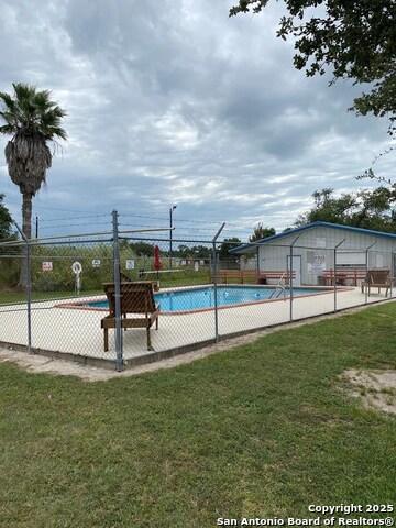 Image 6 of 6 For 61 Channelview