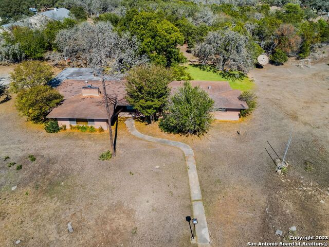 Listing photo id 4 for 10 Chaparral Hill Rd