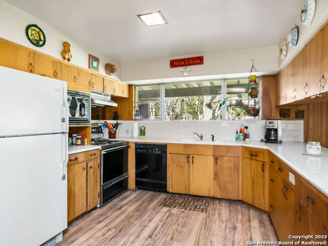Listing photo id 5 for 10 Chaparral Hill Rd
