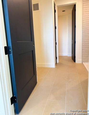 Image 17 of 23 For 10899 S Hausman Rd  103