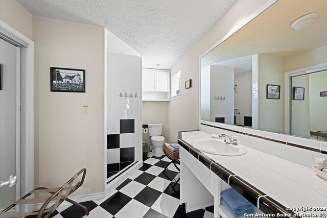 Listing photo id 12 for 1120 Highway 39