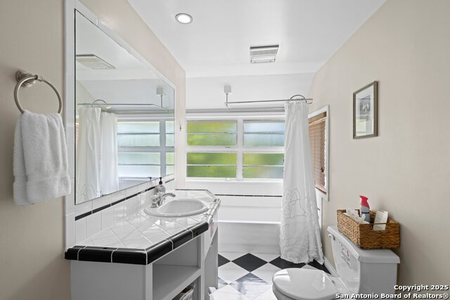 Listing photo id 16 for 1120 Highway 39