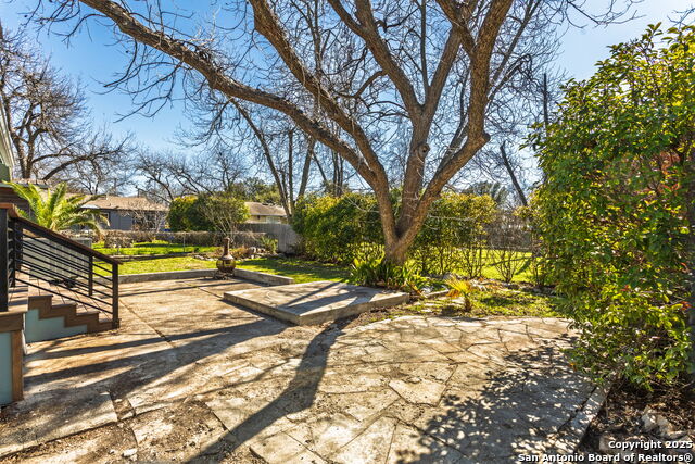 Image 33 of 38 For 260 Hickory S