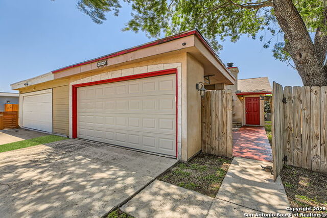 Image 2 of 24 For 6862 Maple Springs  6862