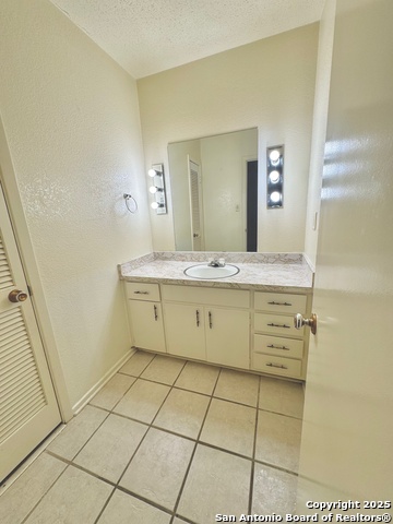 Image 9 of 14 For 8715 Starcrest  26