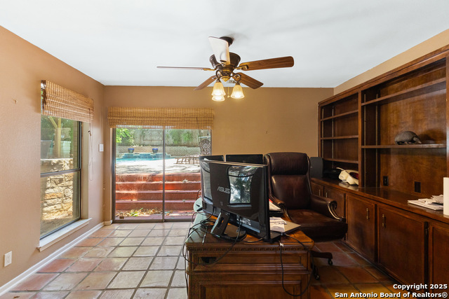 Image 23 of 39 For 3511 Hunters Circle