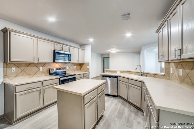 Image 10 of 27 For 927 Magnolia Hill
