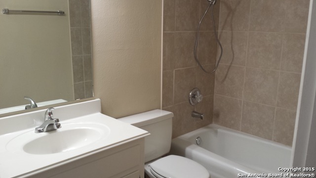 Listing photo id 11 for 6427 Wurzbach 20 20