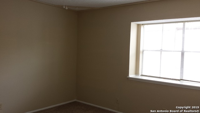 Listing photo id 7 for 6427 Wurzbach 20 20